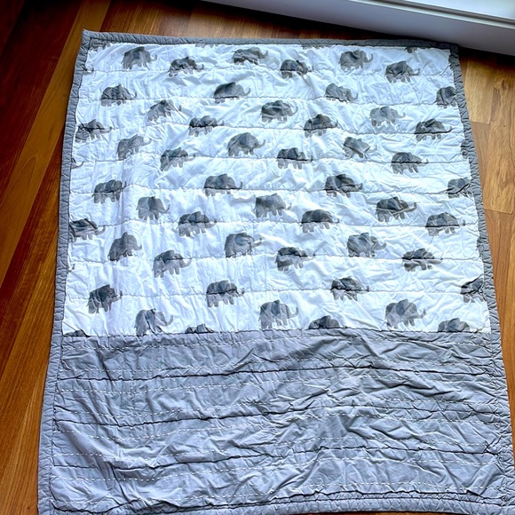 Land of nod / Crate and Barrel & Pottery Barn elephant crib quilt sheets mobile - Picture 3 of 12